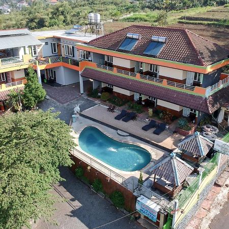 Villa Panderman Indah Batu  Luaran gambar
