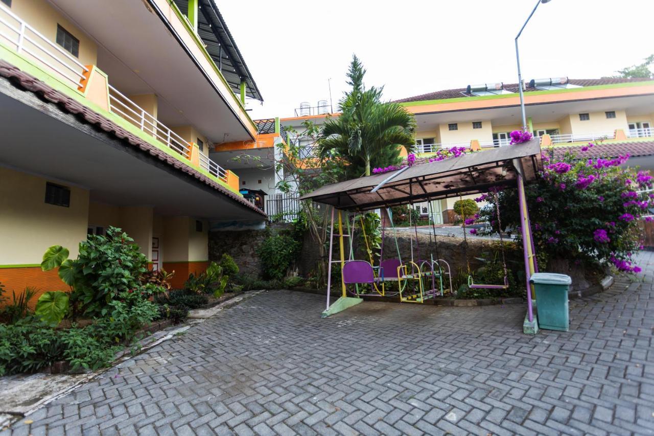 Villa Panderman Indah Batu  Luaran gambar