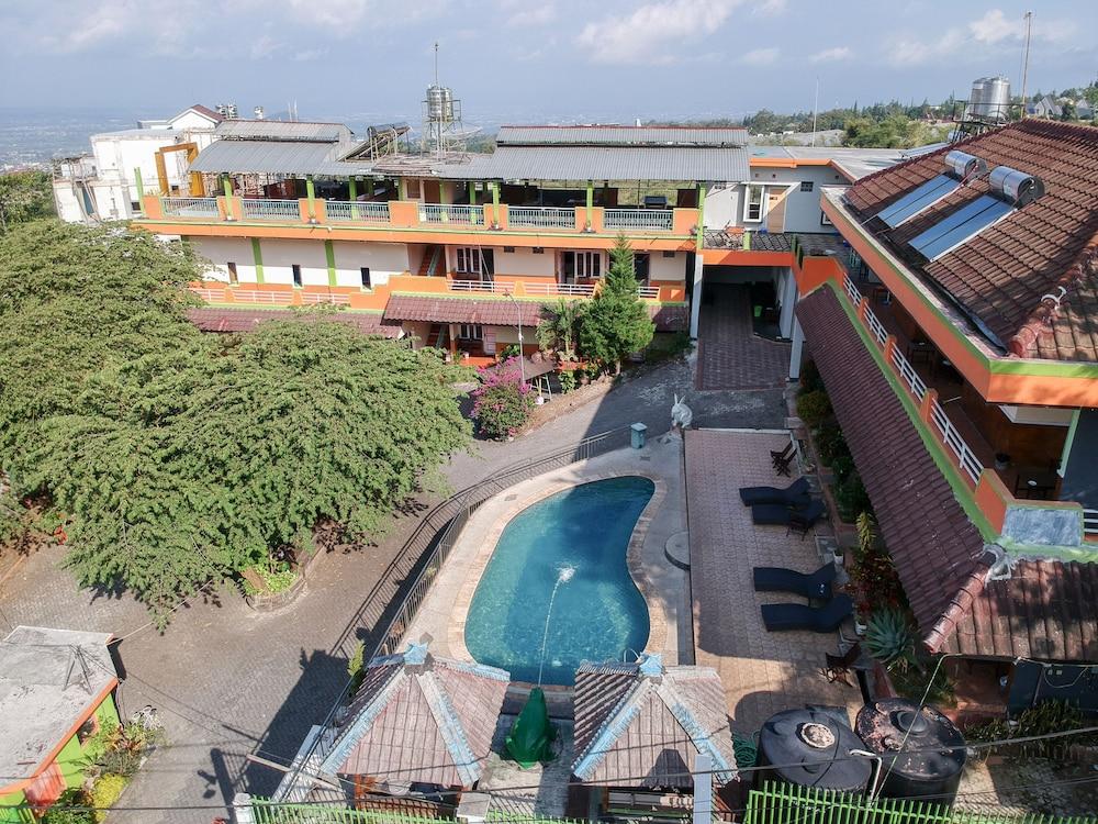 Villa Panderman Indah Batu  Luaran gambar